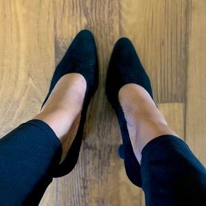 YSL Vintage Pump. Good Condition size 8 authentic